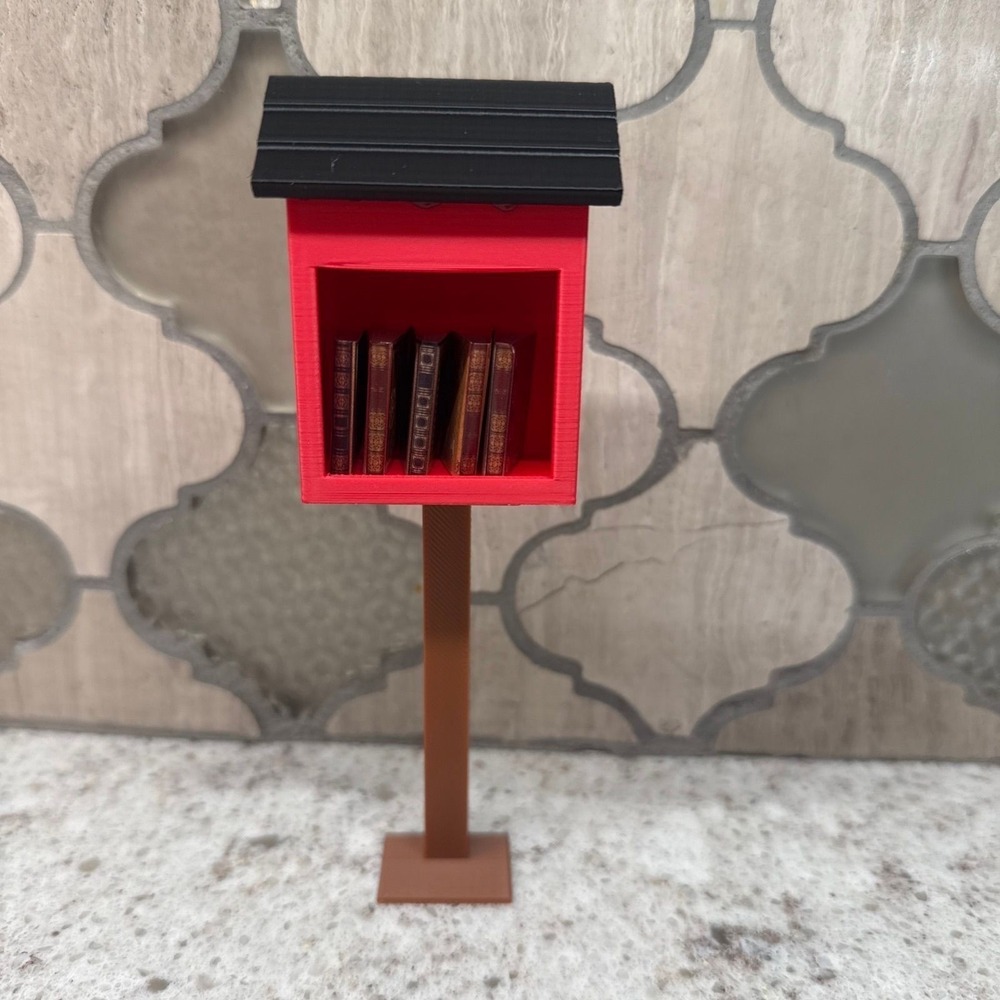 Little library with books for trinket shelf 3d printed